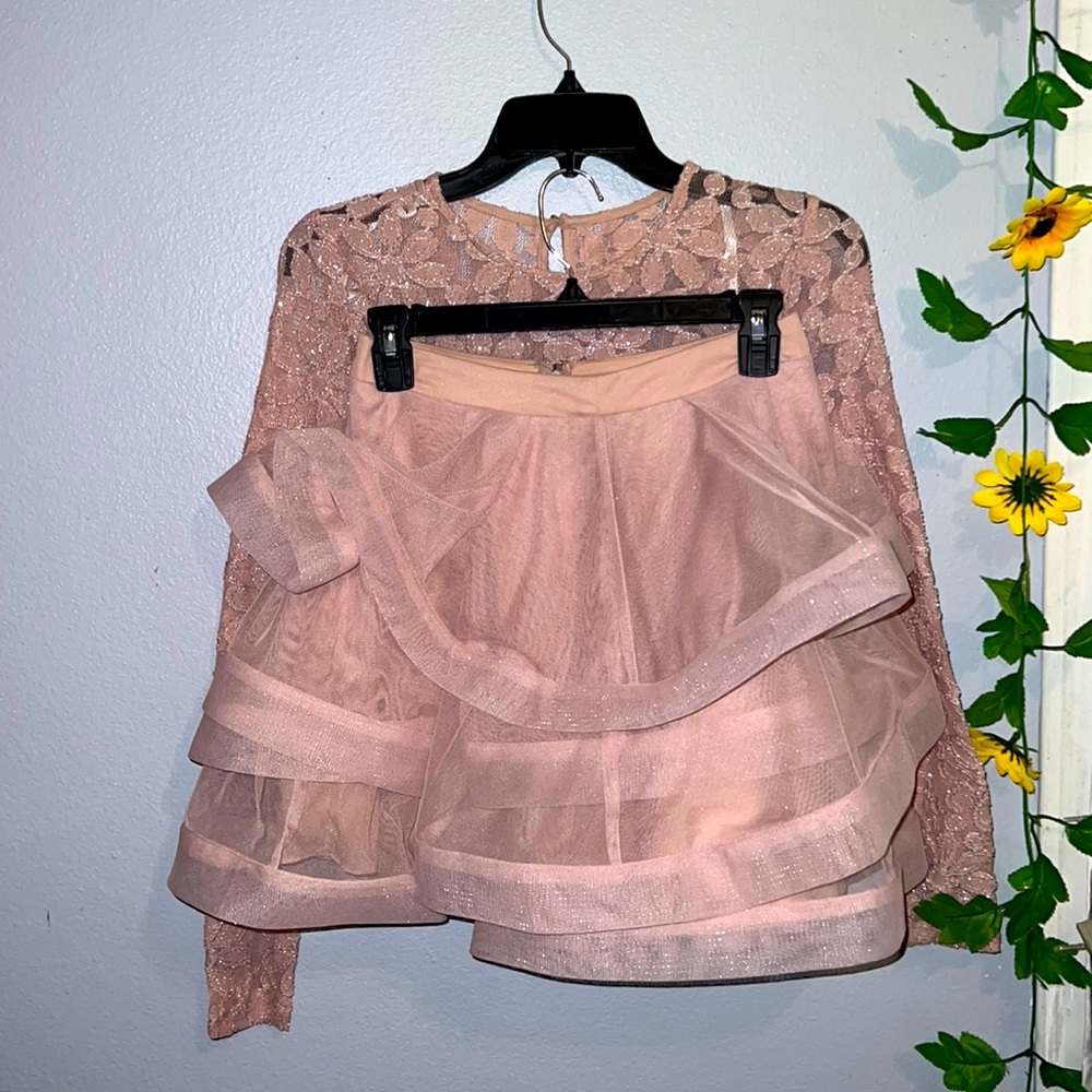 formal 2 piece dress, color is pink , size 3 , brand xtraordinary